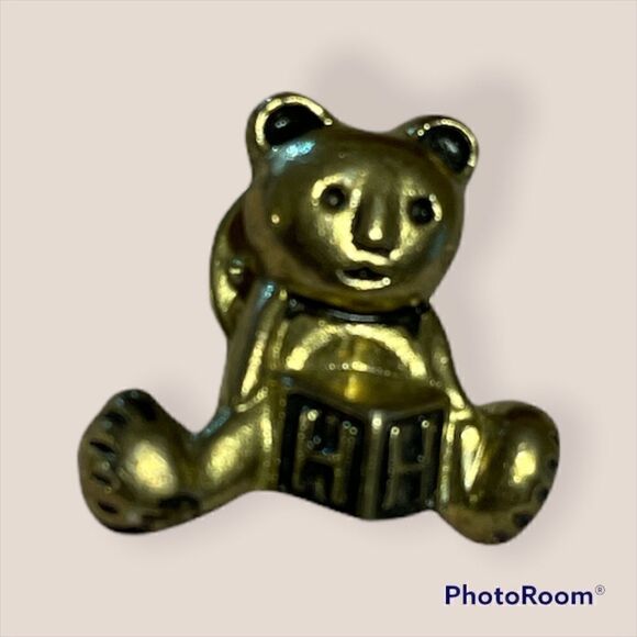 Vintage Teddy Bear Pin with H building block. - Picture 3 of 6